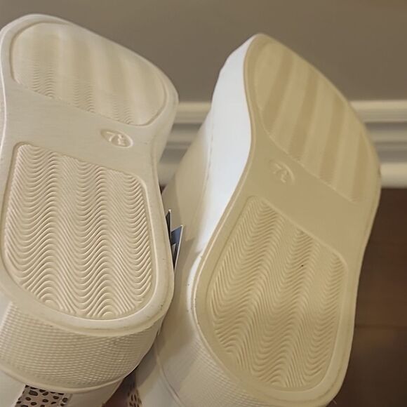 Universal THREAD CADEY MEMPRY FOAM SNEAKERS NEW 7.5 - Picture 5 of 8